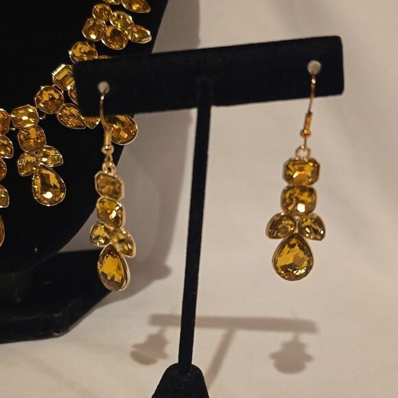 Austrian Crystal Necklace & Earrings! NWOT! - Picture 3 of 10